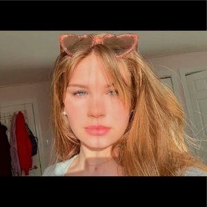 Meet your Posher, Ava